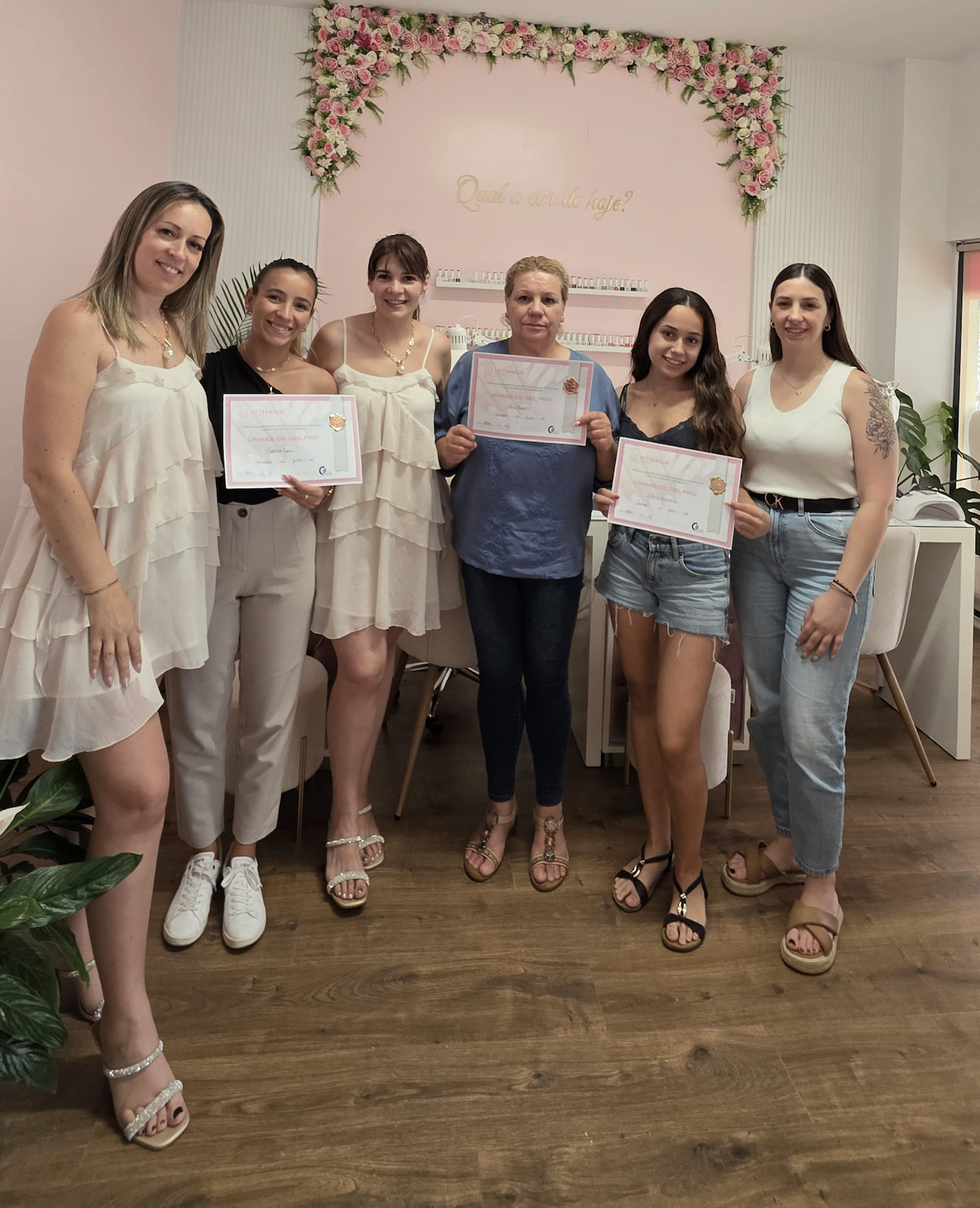 Turma diplomada da formação Unhas de Gel PRO . Academia Hit Nails Coimbra